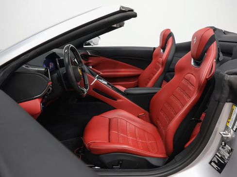 Certified 2025 Ferrari Roma Spider RWD image 76