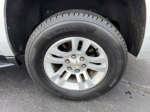 Used 2019 Chevrolet Suburban LT AWD/4WD image 52