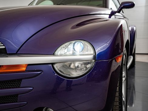 Used 2004 Chevrolet SSR w/ Preferred Equipment Group image 19