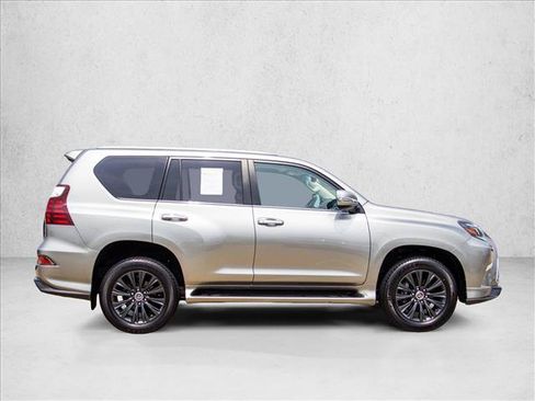 Used 2021 Lexus GX 460 Premium w/ Accessory Package AWD/4WD image 4