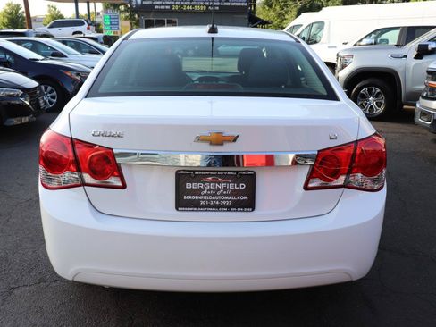 Used 2016 Chevrolet Cruze LT FWD image 4