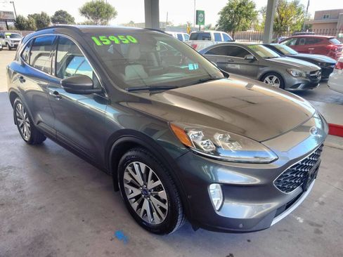 Used 2020 Ford Escape Titanium w/ Titanium Premium Package 2.0 image 2