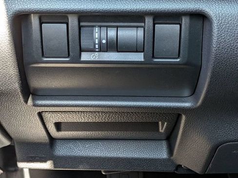 Used 2025 Subaru Crosstrek 2.5i Limited AWD/4WD image 18