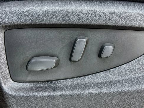 Used 2018 Chevrolet Silverado 1500 LT w/ LT Convenience Package AWD/4WD image 15