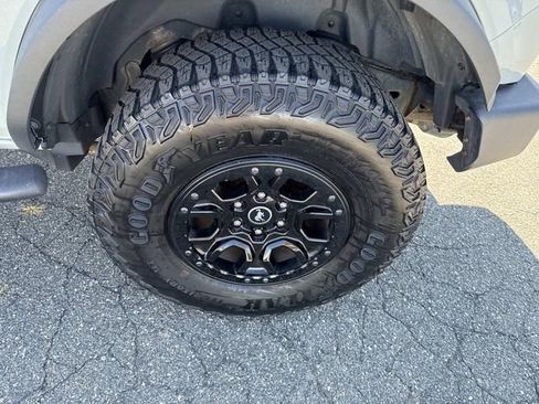 Used 2022 Ford Bronco Wildtrak image 12