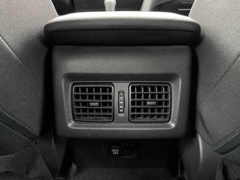Used 2025 Toyota Camry SE FWD image 27