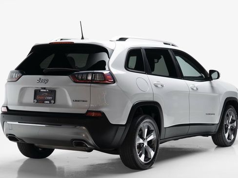 Used 2019 Jeep Cherokee Limited image 7