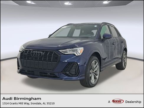 Used 2023 Audi Q3 2.0T Premium w/ Black Optic Sport Package image 1
