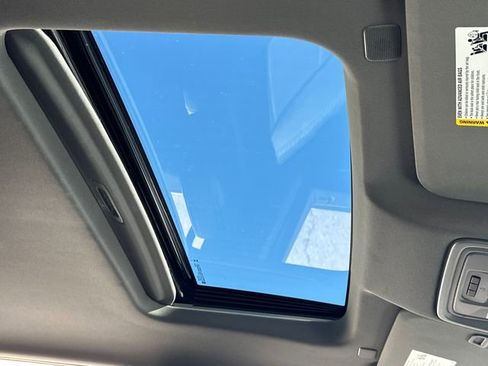 Used 2024 GMC Sierra 2500 Denali w/ Denali Reserve Package image 18