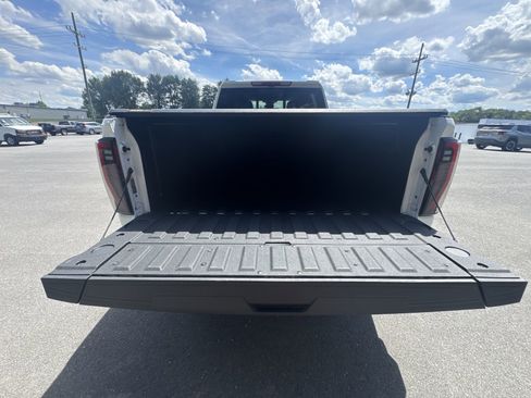 Used 2024 GMC Sierra 2500 AT4 w/ AT4 Premium Plus Package AWD/4WD image 21