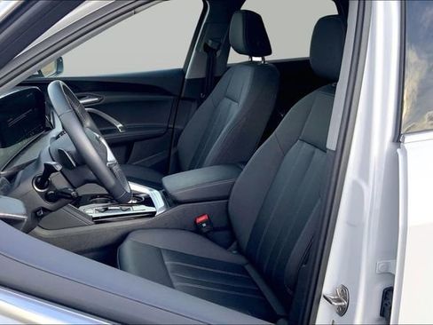 Used 2025 Audi Q5 Premium w/ Convenience Package AWD/4WD image 17