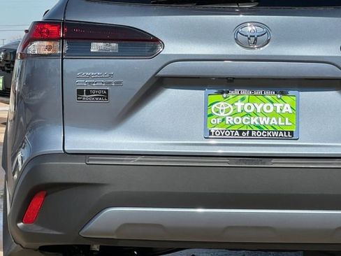 New 2026 Toyota Corolla Cross LE w/ Moonroof Package image 5