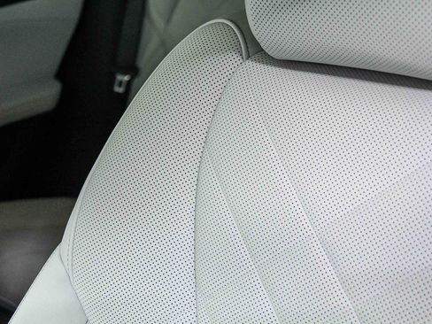 Certified 2023 BMW X6 xDrive40i w/ Premium Package image 25