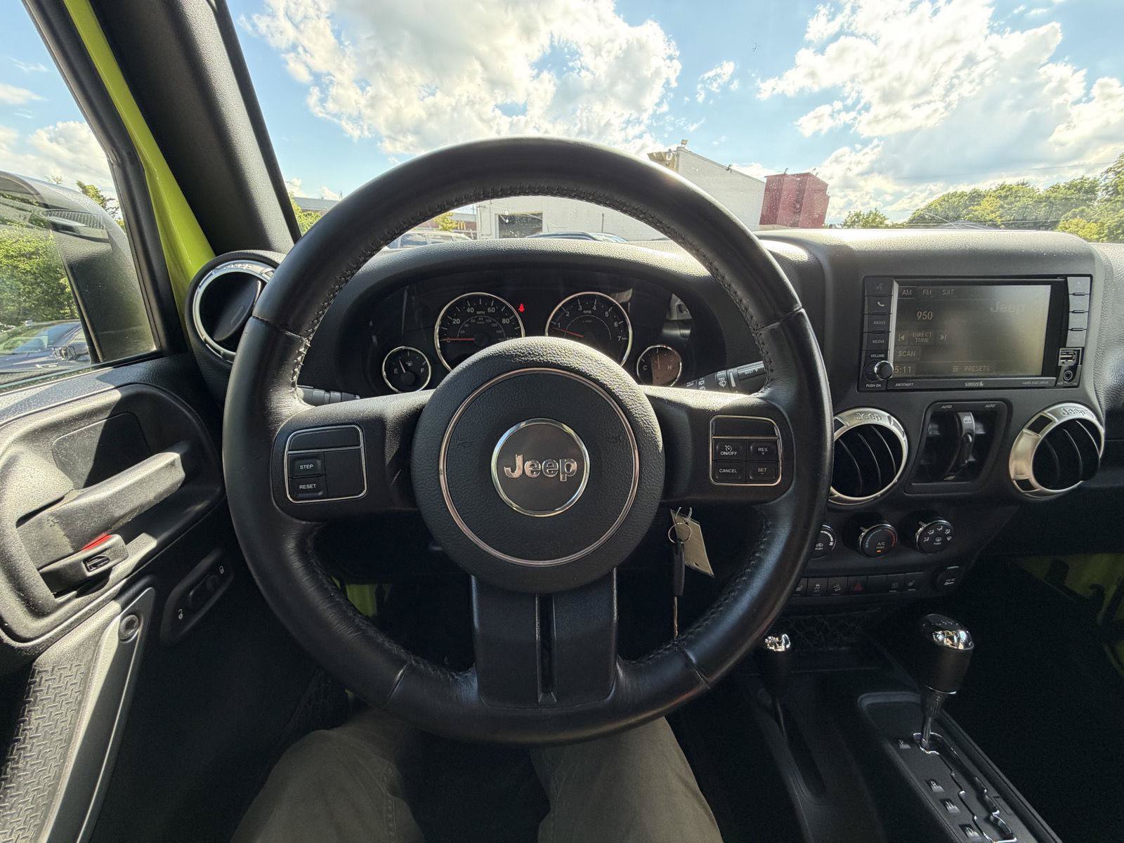 Used 2016 Jeep Wrangler Unlimited Rubicon AWD/4WD image 14