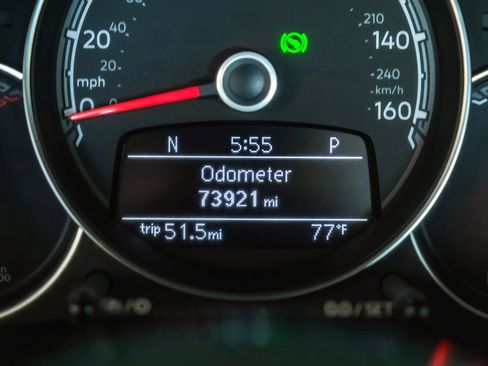Used 2017 Volkswagen Beetle 1.8T S FWD image 17