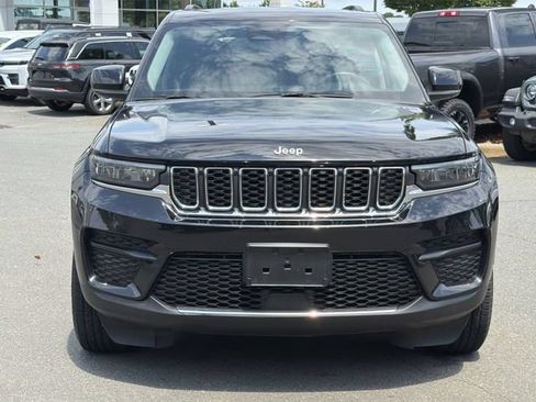 Used 2023 Jeep Grand Cherokee Laredo w/ Luxury Tech Group I AWD/4WD image 15