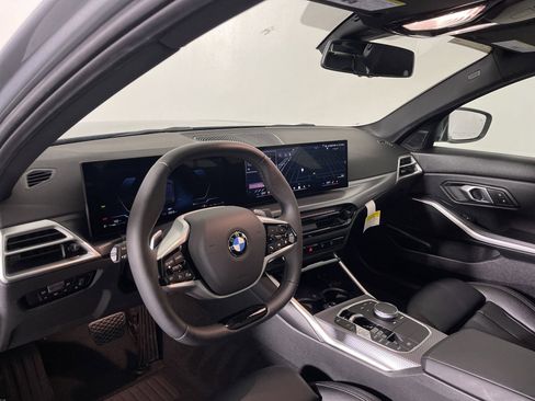 Used 2025 BMW 330i xDrive Sedan w/ Convenience Package image 4
