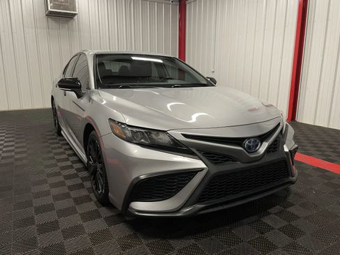 Used 2022 Toyota Camry SE image 6