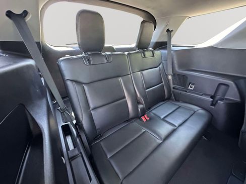 Used 2023 Ford Explorer XLT w/ Equipment Group 202A AWD/4WD image 34