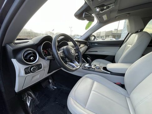 Used 2020 Alfa Romeo Stelvio Sprint w/ Nero Edizione image 11