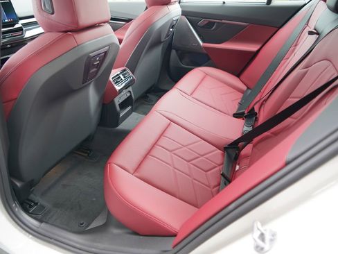 New 2026 BMW 530i w/ Executive Package image 18