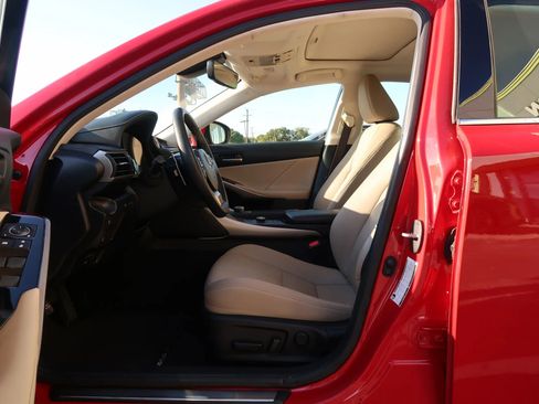 Used 2019 Lexus IS 300 image 13