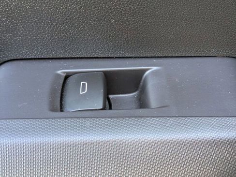 Used 2023 Chevrolet Colorado Z71 w/ Z71 Convenience Package 2 image 30