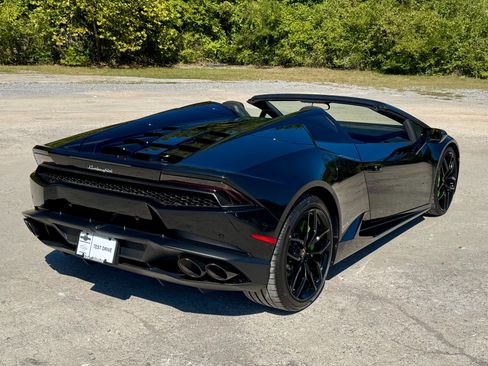 Used 2017 Lamborghini Huracan LP 610-4 image 3