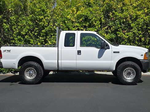 Used 2001 Ford F250 XL AWD/4WD image 3