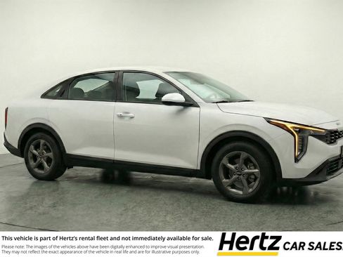 Used 2025 Kia K4 LXS image 1