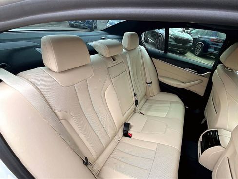 Used 2022 BMW 530e w/ Convenience Package RWD image 27