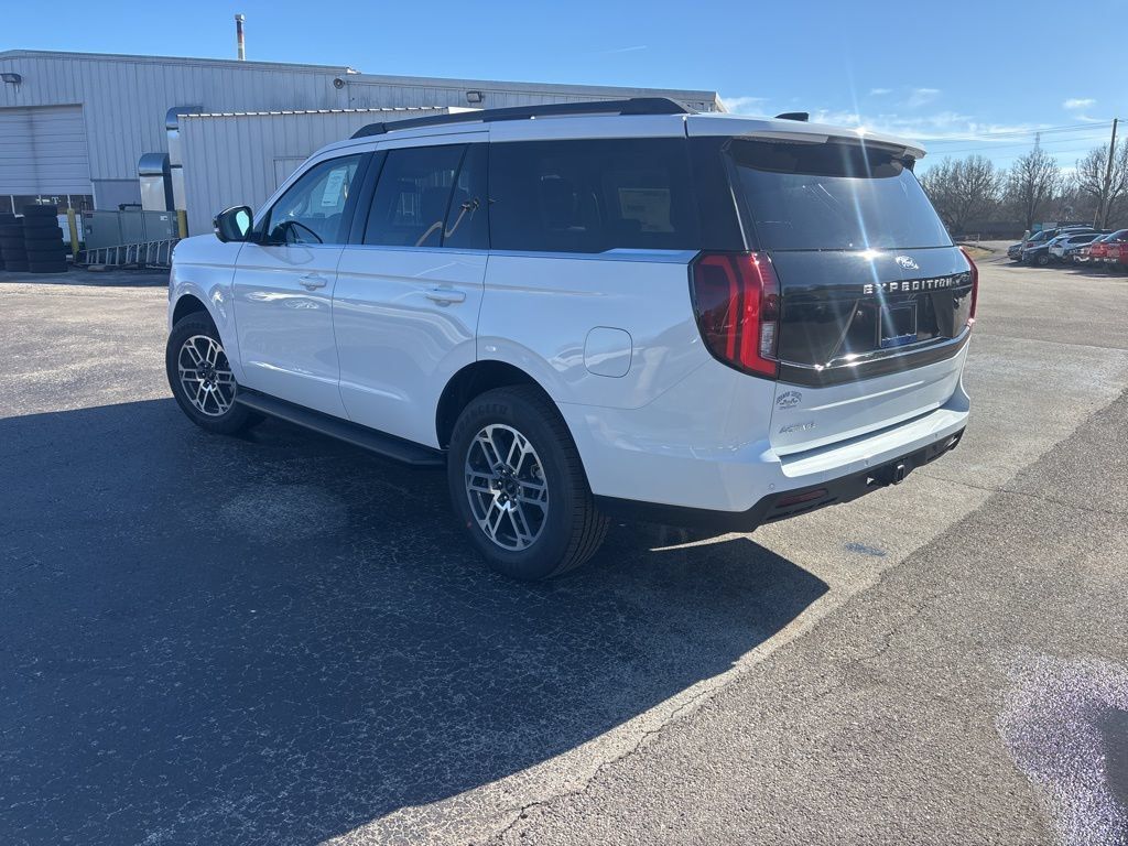 New 2026 Ford Expedition Active RWD image 5