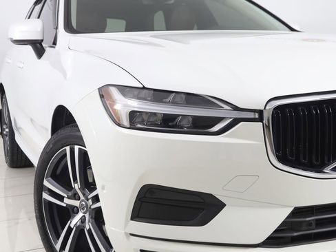 Used 2019 Volvo XC60 T5 Momentum w/ Multimedia Package image 18