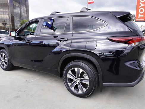 Certified 2024 Toyota Highlander XLE AWD/4WD image 5