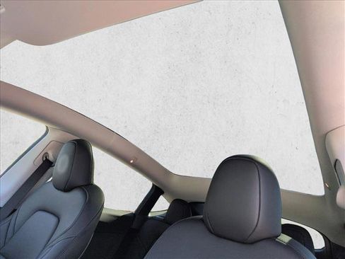 Used 2023 Tesla Model Y Long Range image 15