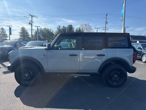 Used 2023 Ford Bronco Black Diamond image 4