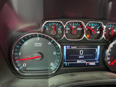 Used 2019 GMC Yukon XL SLT w/ Open Road Package AWD/4WD image 16