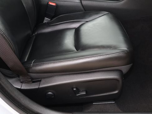 Used 2023 Chrysler 300 Touring L w/ Popular Equipment Group image 19