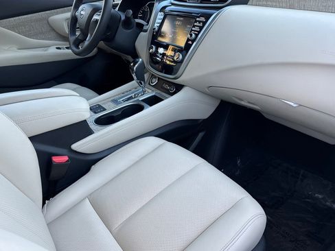 Used 2024 Nissan Murano SL image 16