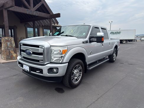 Used 2016 Ford F250 Platinum w/ Platinum Package AWD/4WD image 2