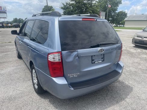 Used 2009 Kia Sedona LX image 4
