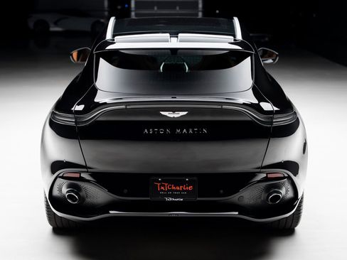 Used 2023 Aston Martin DBX image 24