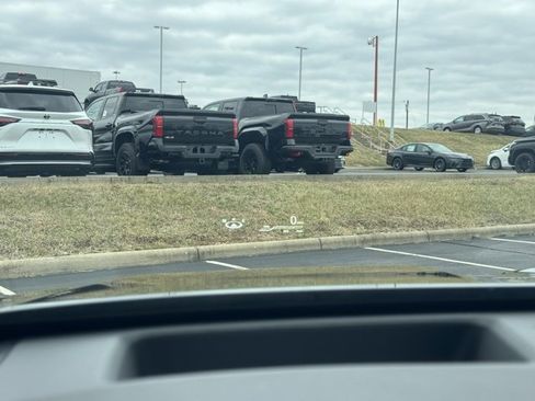 New 2026 Toyota Highlander Platinum image 37