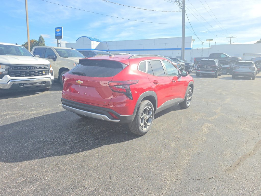 New 2026 Chevrolet Trax LT w/ Driver Confidence Package FWD image 7