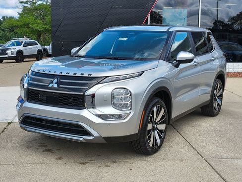 New 2026 Mitsubishi Outlander SE AWD/4WD image 1