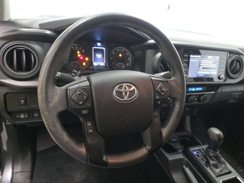 Used 2022 Toyota Tacoma SR image 9