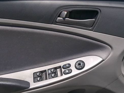 Used 2015 Hyundai Accent GLS FWD image 18