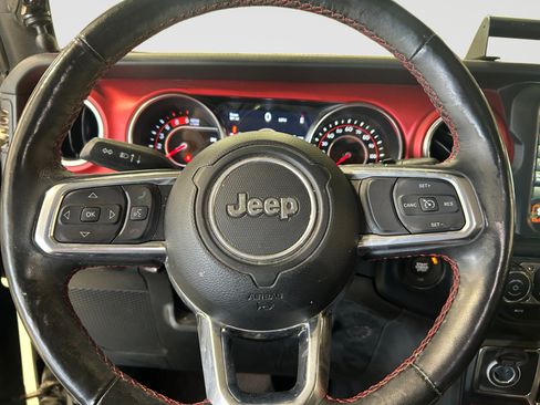 Used 2022 Jeep Wrangler Unlimited Rubicon w/ Cold Weather Group AWD/4WD image 13