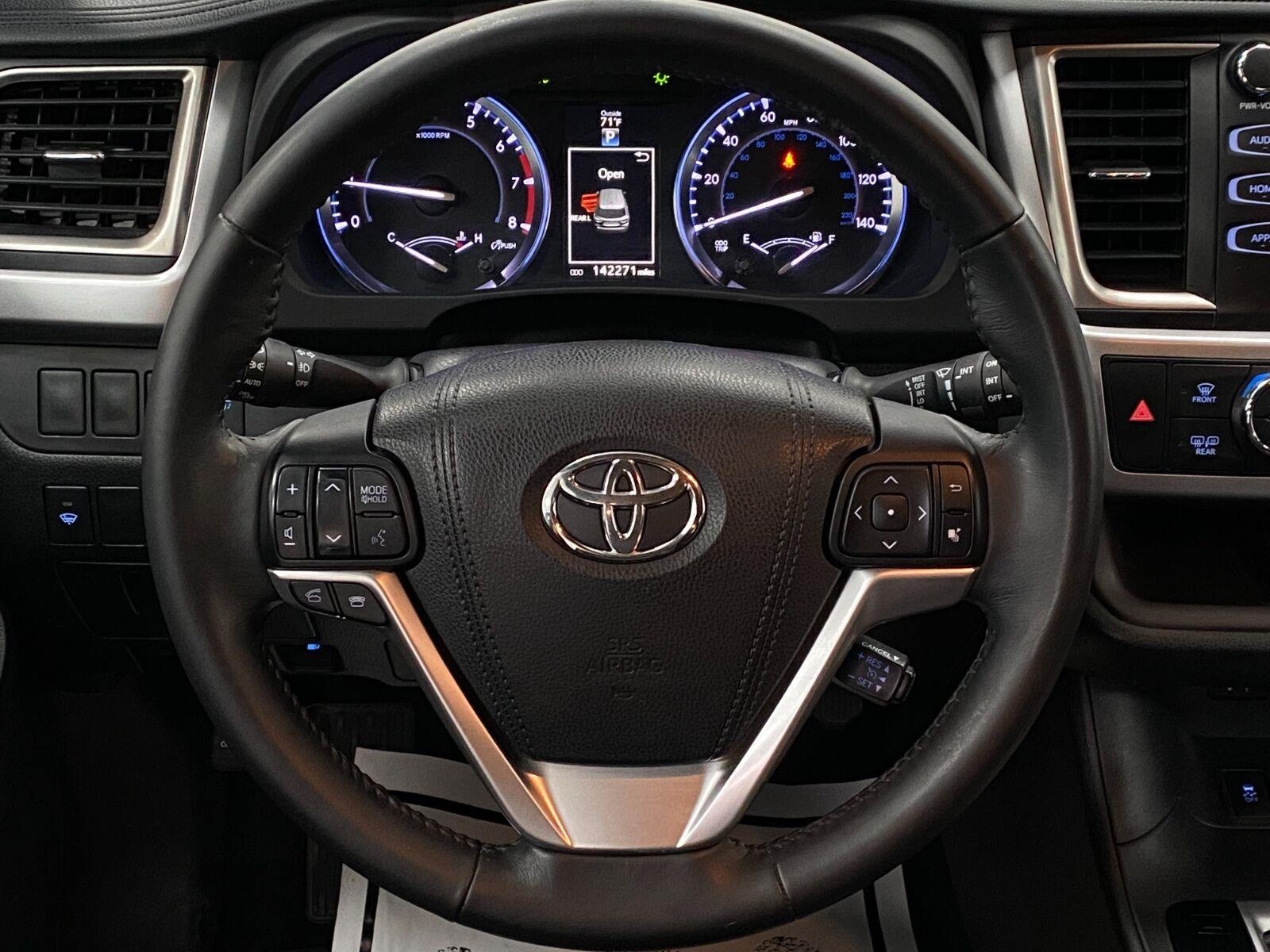 Used 2015 Toyota Highlander XLE AWD/4WD image 15