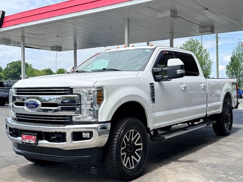 Used 2018 Ford F250 Lariat w/ Lariat Ultimate Package AWD/4WD image 6
